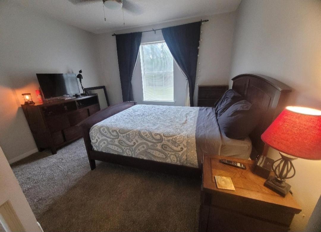 Bedroom Four Minutes From Beach Pensacola Exterior photo