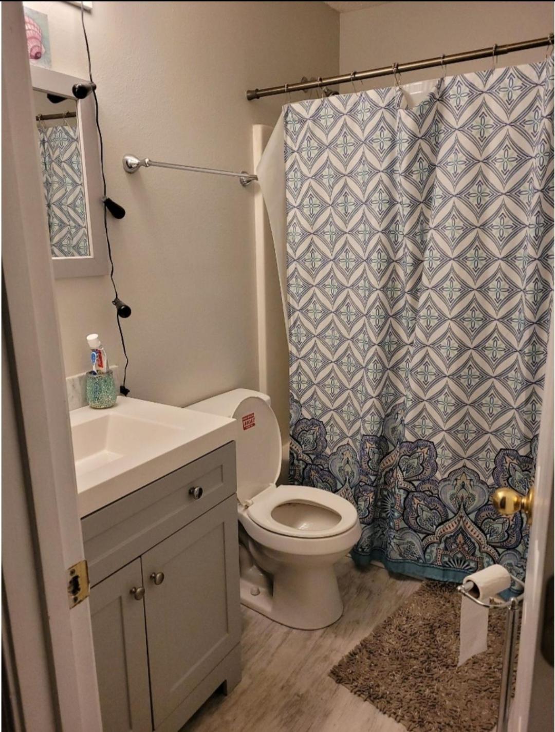 Bedroom Four Minutes From Beach Pensacola Exterior photo
